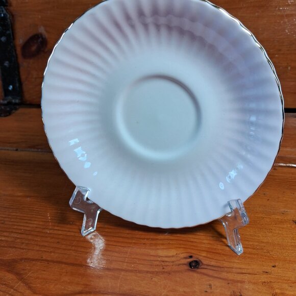 Paragon vintage bone china teacup & saucer, white, gold, pink - Picture 6 of 8